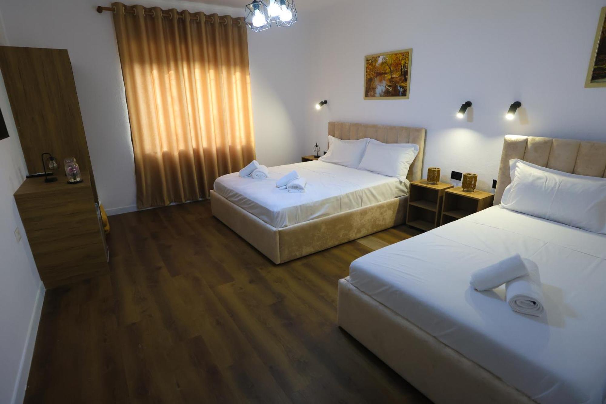 Vila Alizee Hotel Тирана Екстер'єр фото