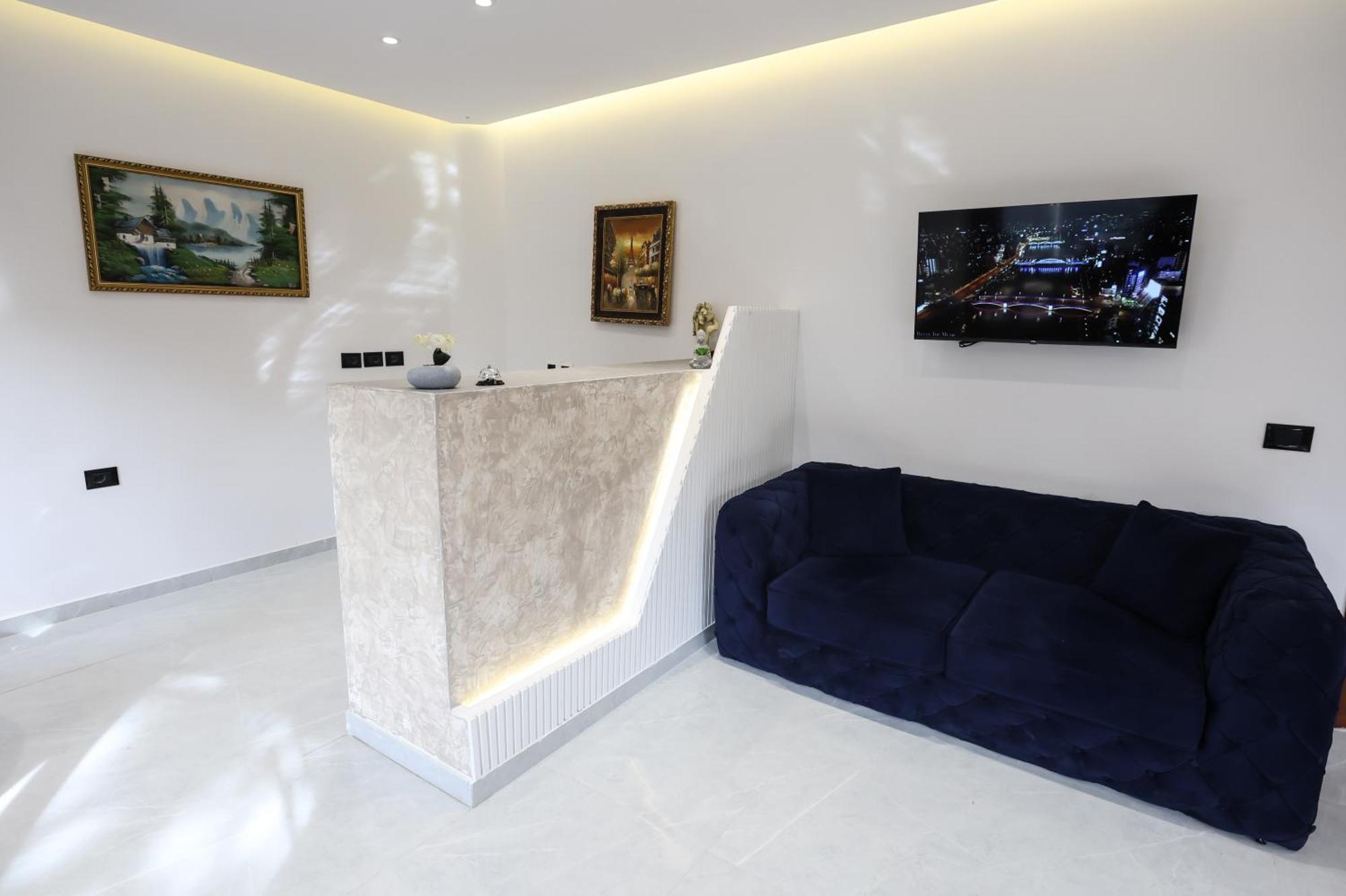 Vila Alizee Hotel Тирана Екстер'єр фото